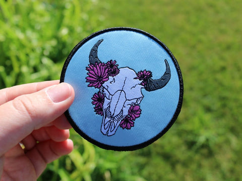 Patch Bison Skull Bitterroot Flowers | Woven Patch with Satin Stitch Edge 2.5" Wide Full Sticker Backing